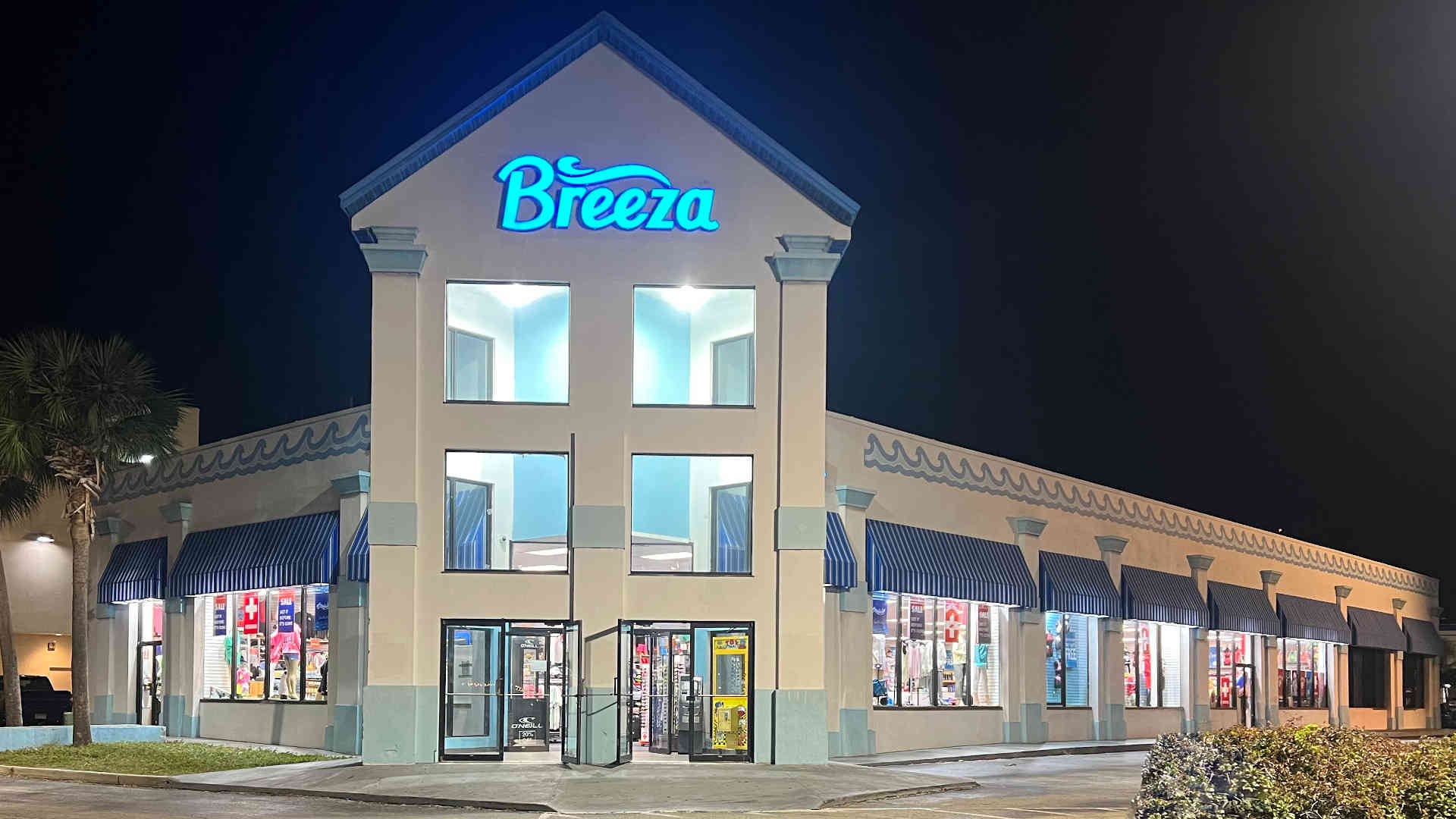 Photo of the Breeza Store Location in Clearwater Beach, FL